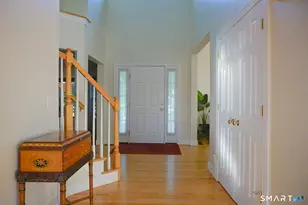 33 Knoll Ridge Ct, Middletown, CT 06457 - Photo 4