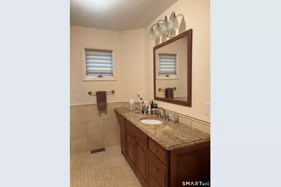 33 Brittania Drive, Danbury, CT 06811 - Photo 10