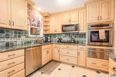 33 Brittania Drive, Danbury, CT 06811 - Photo 16