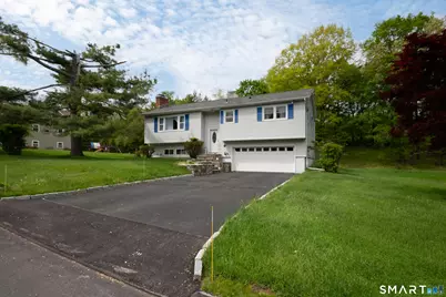 8 Mendes Road, Danbury, CT 06811 - Photo 2