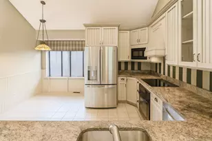 28 Edgewood Ct, Simsbury, CT 06070 - Photo 2