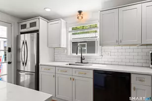 152 Somerset St, West Hartford, CT 06110 - Photo 12