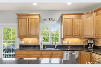 41 Charter Ridge Drive, Newtown, CT 06482 - Photo 6