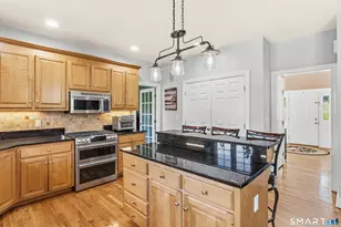 41 Charter Ridge Dr, Newtown, CT 06482 - Photo 10