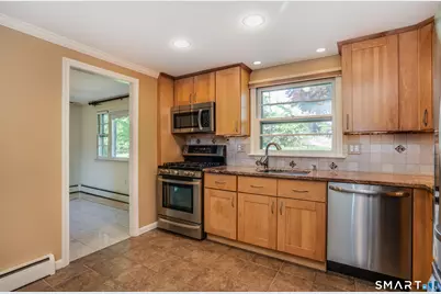 152 West Ridge Drive, West Hartford, CT 06117 - Photo 10