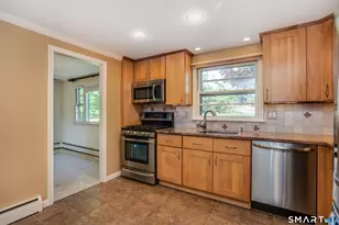152 W Ridge Dr, West Hartford, CT 06117 - Photo 10