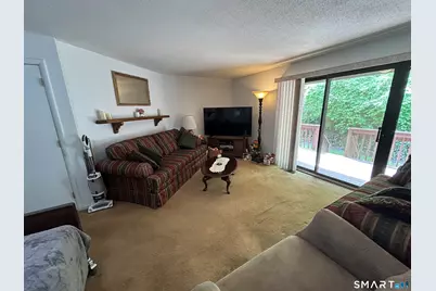 184 Concord Court #184, Beacon Falls, CT 06403 - Photo 2