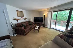 184 Concord Ct, Beacon Falls, CT 06403 - Photo 2