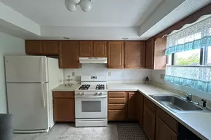 184 Concord Ct, Beacon Falls, CT 06403 - Photo 4