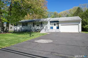 39 Grove Rd, North Haven, CT 06473 - Photo 2