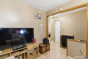 46 7th St, Newington, CT 06111 - Photo 8