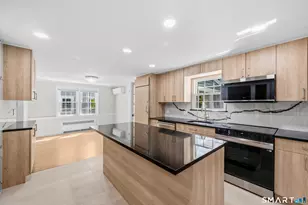 69 Linbrook Rd, West Hartford, CT 06107 - Photo 8