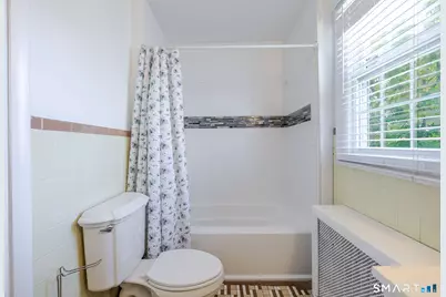 29 Roosevelt Avenue, Stamford, CT 06902 - Photo 12