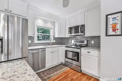 16 Mayflower Circle, Fairfield, CT 06824 - Photo 14