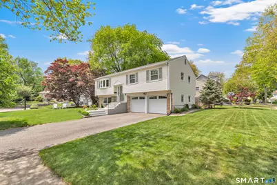 16 Mayflower Circle, Fairfield, CT 06824 - Photo 4