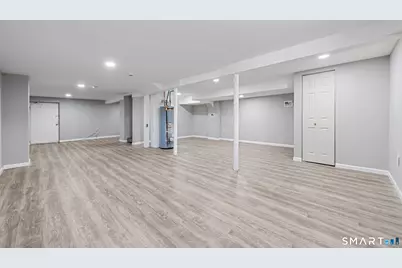 130 Deramo Place, Bridgeport, CT 06606 - Photo 14