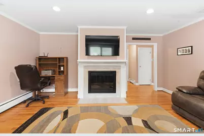 112 Brentwood Road, Newington, CT 06111 - Photo 2
