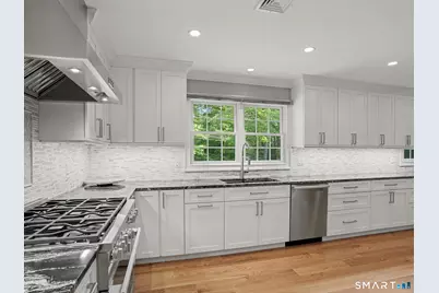 8 White Fox Road, Stamford, CT 06903 - Photo 10