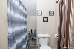 53-55 Dean St, Hartford, CT 06114 - Photo 32