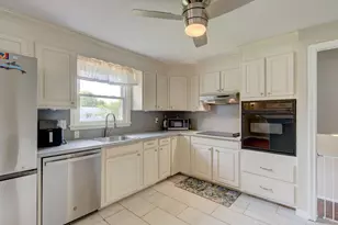 25 King Edward Rd, West Hartford, CT 06117 - Photo 14