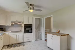 25 King Edward Rd, West Hartford, CT 06117 - Photo 12