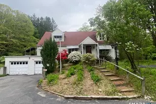 33 Flanders Rd, Bethlehem, CT 06751 - Photo 1