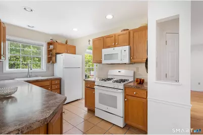 25 Hamden Hills Drive #52, Hamden, CT 06518 - Photo 14
