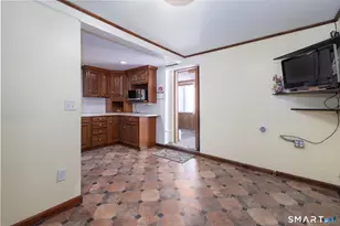 41 Chester Ave, Waterbury, CT 06704 - Photo 2