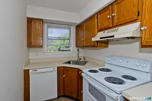 4 Concorde Way, Windsor Locks, CT 06096 - Photo 10