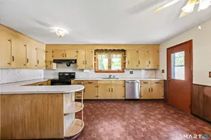 2 Earle St, Portland, CT 06480 - Photo 6