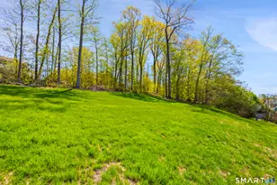120 Braeside Dr, Hamden, CT 06514 - Photo 32