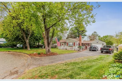 17 Trinity Lane, Windsor Locks, CT 06096 - Photo 4