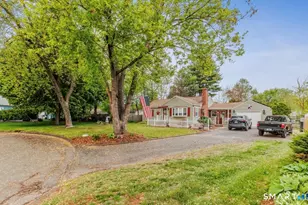 17 Trinity Ln, Windsor Locks, CT 06096 - Photo 4