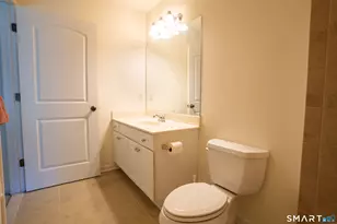 10 Lawrence Ave, Danbury, CT 06810 - Photo 22