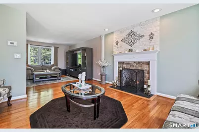 10 Fawn Meadow Drive, Naugatuck, CT 06770 - Photo 4