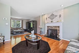 10 Fawn Meadow Dr, Naugatuck, CT 06770 - Photo 4