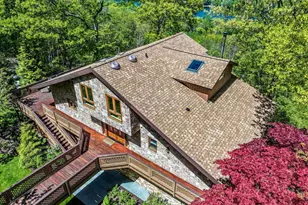 10 Hillcrest Ct, Ridgefield, CT 06877 - Photo 2