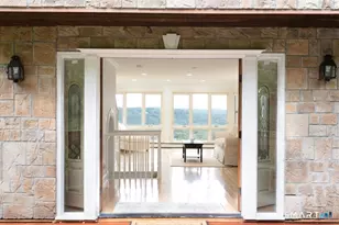 10 Hillcrest Ct, Ridgefield, CT 06877 - Photo 1