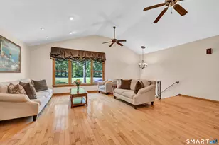 20 Judith Dr, Danbury, CT 06811 - Photo 2
