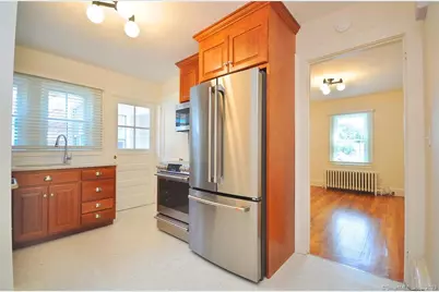 10 Poquonock Avenue #A, Windsor, CT 06095 - Photo 4
