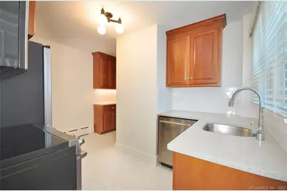 10 Poquonock Avenue #A, Windsor, CT 06095 - Photo 6