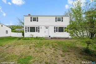25 Putnam Dr, Enfield, CT 06082 - Photo 2
