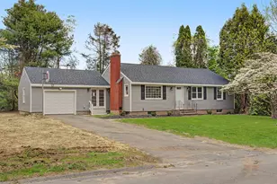 19 Castle View Dr, Chester, CT 06412 - Photo 2