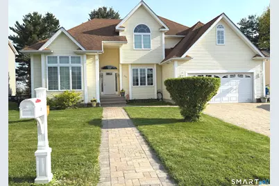 35 Emerald Pines Road, Waterbury, CT 06704 - Photo 2
