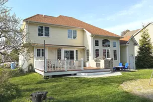 35 Emerald Pines Rd, Waterbury, CT 06704 - Photo 8