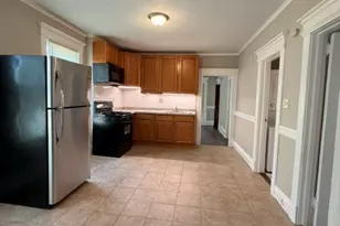 370 Maple Ave, Hartford, CT 06114 - Photo 6