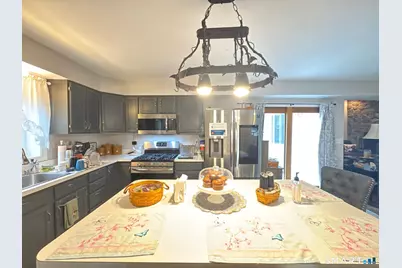 325 West Rutland Road, Milford, CT 06461 - Photo 10