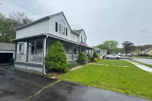 325 W Rutland Rd, Milford, CT 06461 - Photo 2