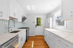 36 Ocean Dr E, Stamford, CT 06902 - Photo 4