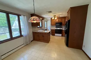 26 Maple St, Trumbull, CT 06611 - Photo 16